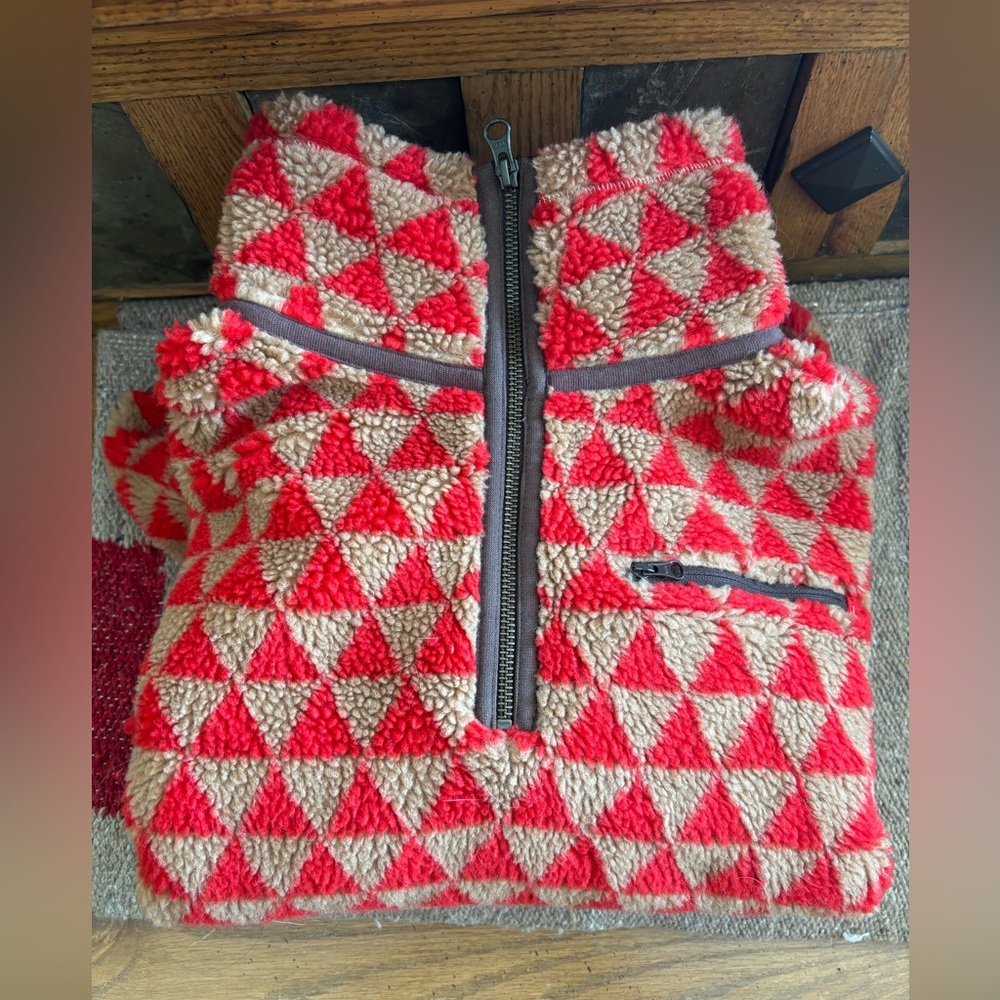 THE GREAT. Red and Cream Fleece Pullover Jacket